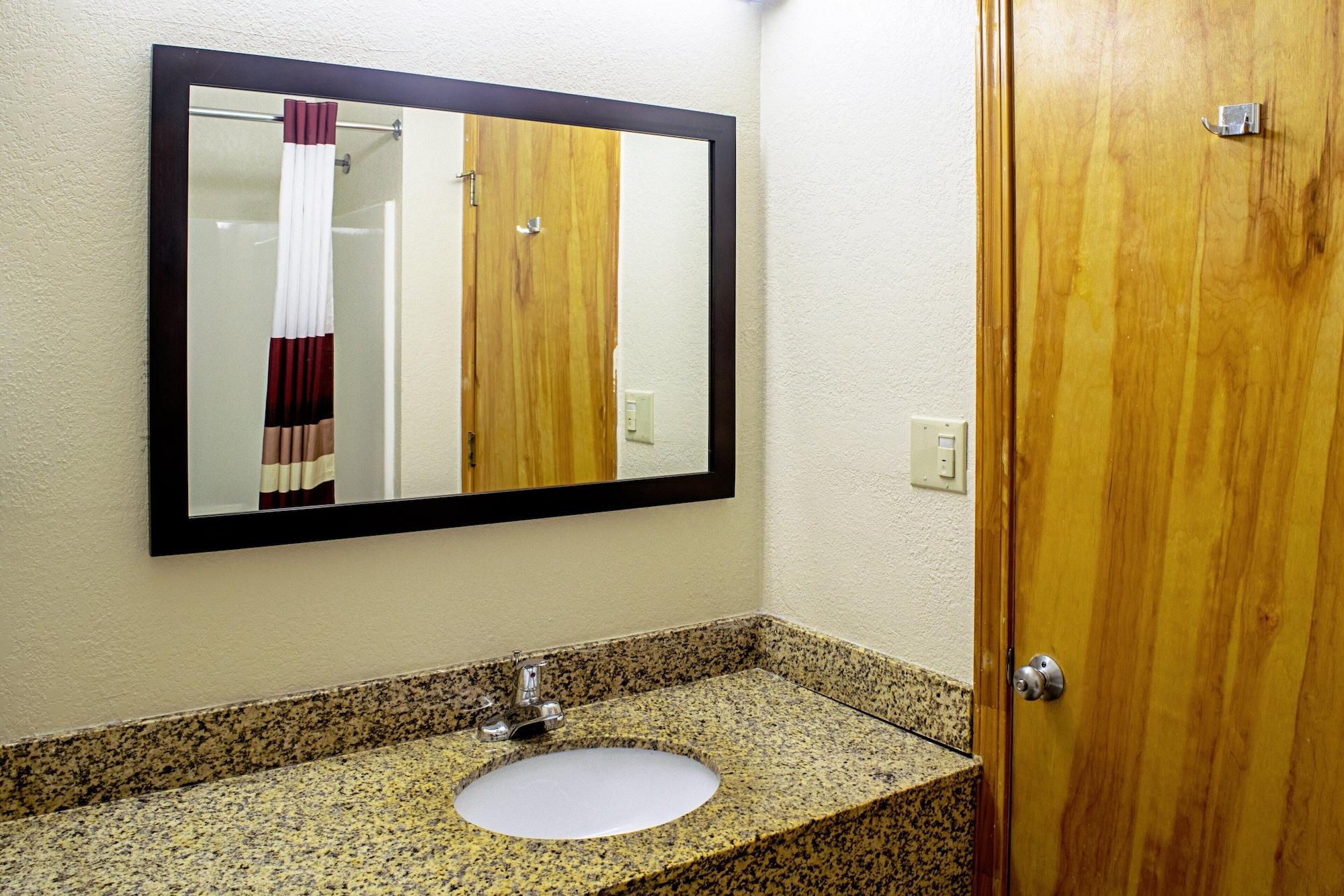 Red Roof Inn & Suites Middletown - Franklin מראה חיצוני תמונה